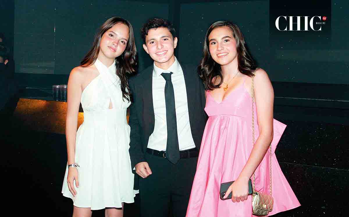 ELISA MOLINA, LUIS JIMÉNEZ Y ANA REGINA RODRÍGUEZ nos regalaron sus mejores sonrisas de su graduación