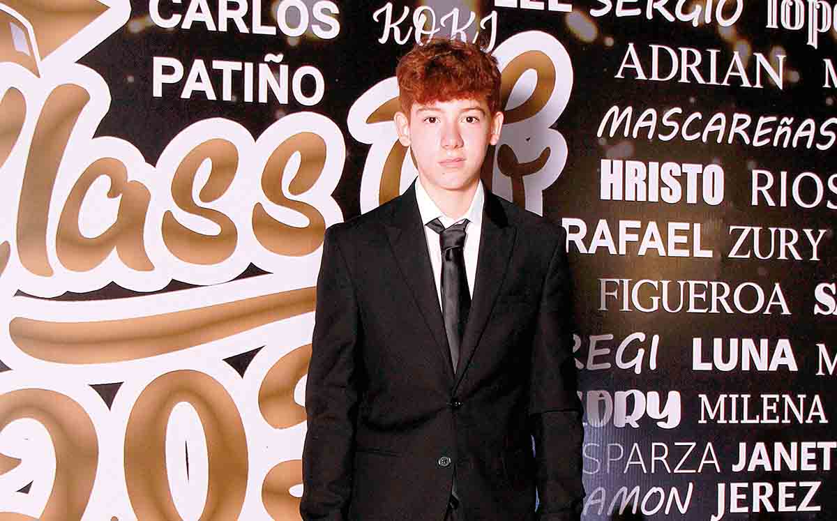 PATRICIO LAGO llegó puntual a su graduación