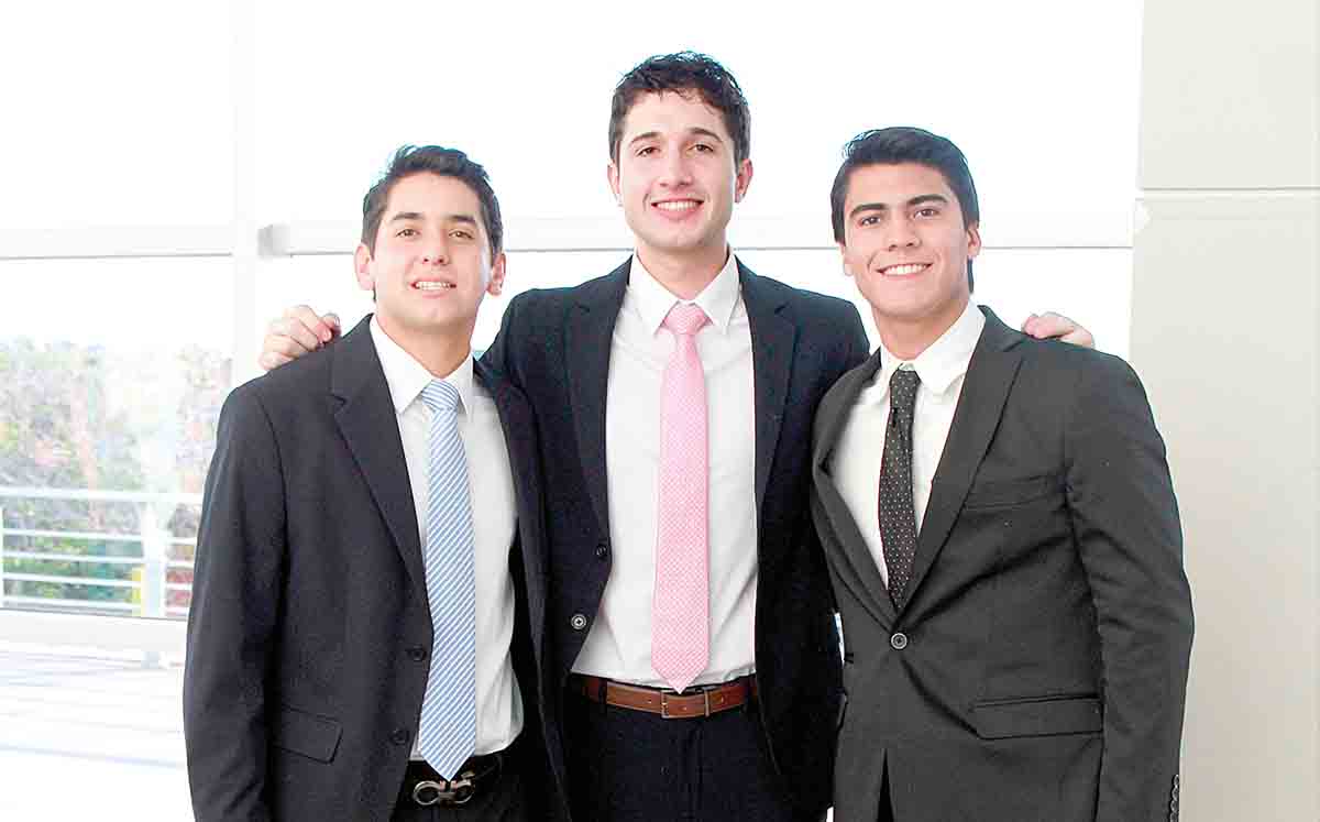 ANDRÉS RAMIREZ, JOSÉ GERARDO BARRIOS Y GONZALO JIMÉNEZ llegaron con sus mejores trajes a la Expo Tampico