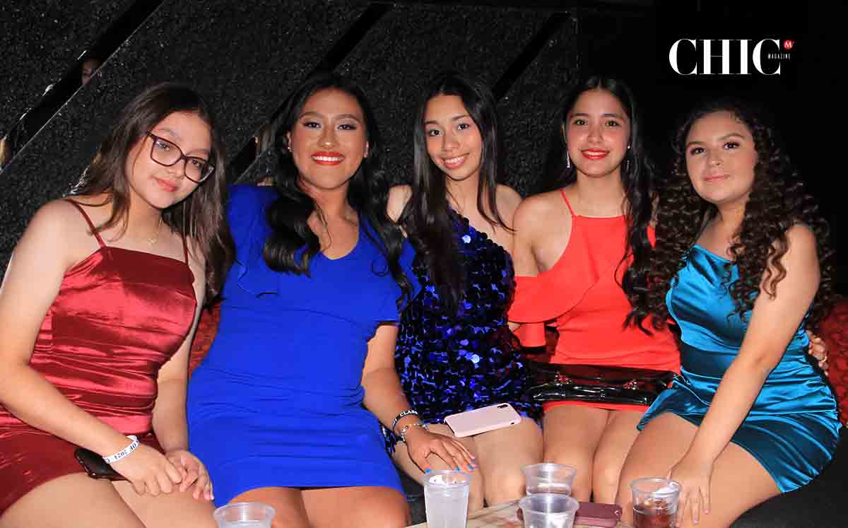 Asistentes disfrutaron de su graduación en Byblos