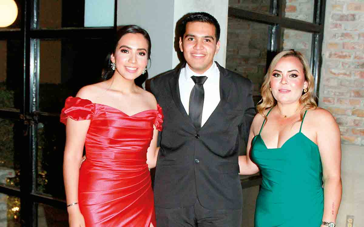 REGINA SÁNCHEZ, SERGIO SÁNCHEZ Y CLAUDIA PÉREZ nos regalaron sus mejores sonrisas en Central Andalina