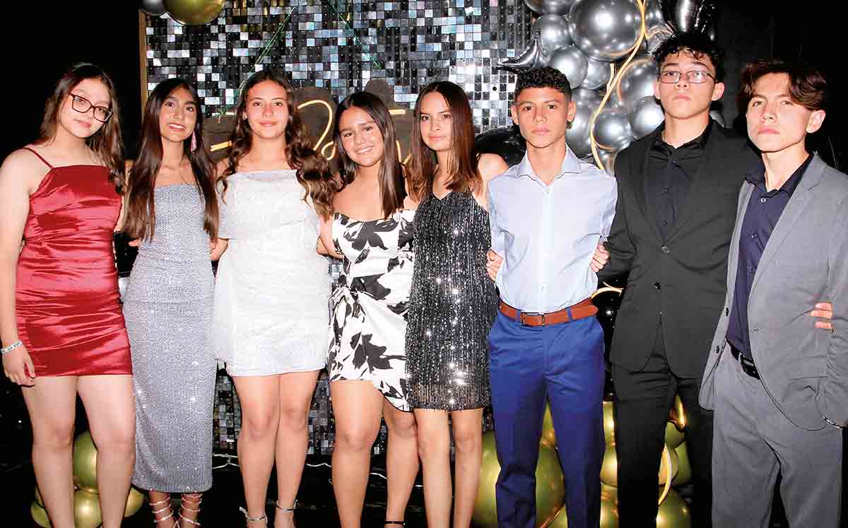 ANDREA GONZÁLEZ, PAULINA SILVA, AMIRA SEPTIÉN, PAOLA SÁNCHEZ, VANESSA DEL ÁNGEL, SANTIAGO ROBLES, ALBERTO ZAMORA Y SEBASTIÁN FLORES