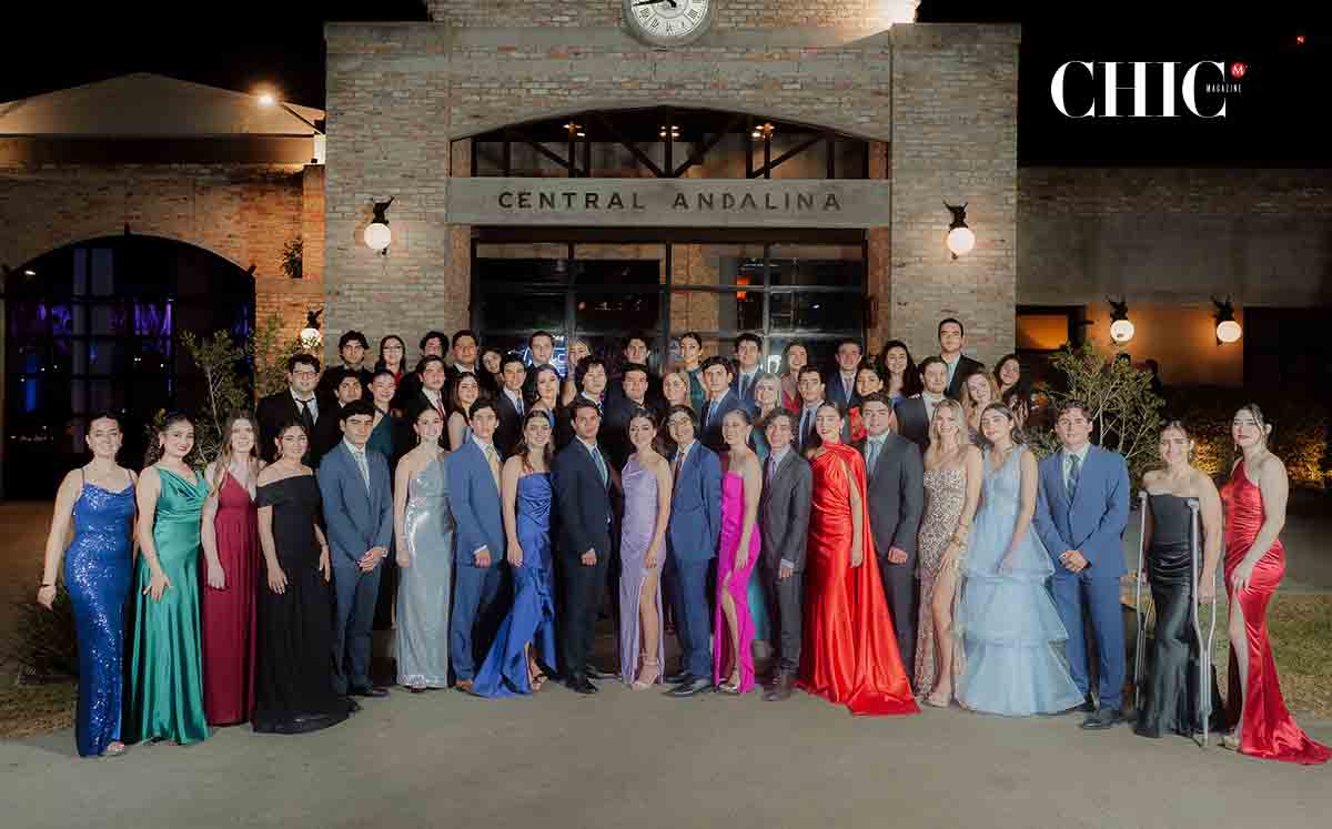 Graduados felices en Central Andalina