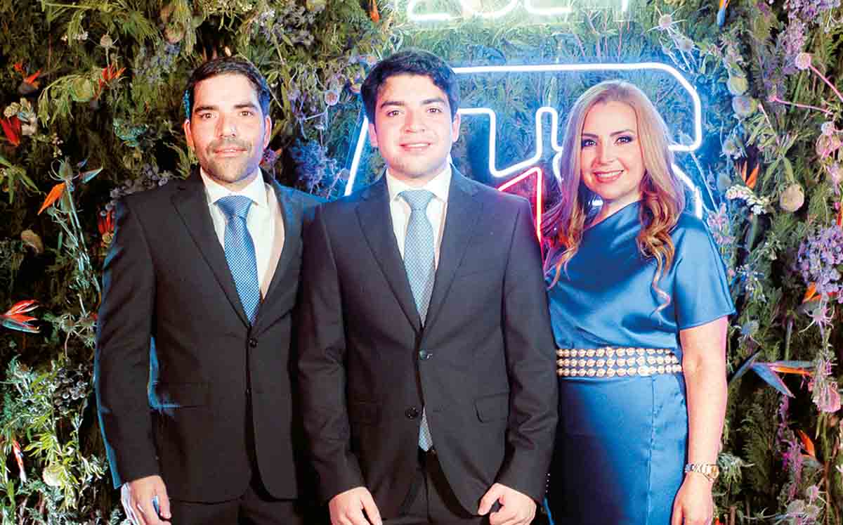 ANTOLÍN SIERRA, ANTOLÍN SIERRA Y MIRIAM GOVELA nos regalaron sus mejores sonrisas