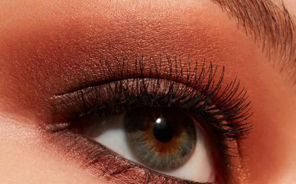Tendencias de maquillaje y cabello para la play- 2024