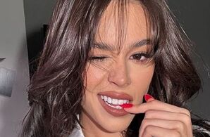 Danna Paola en los Premios MIAW 2024