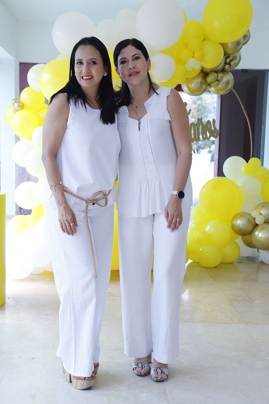 Adriana Valdez y Gabriela Rodriguez