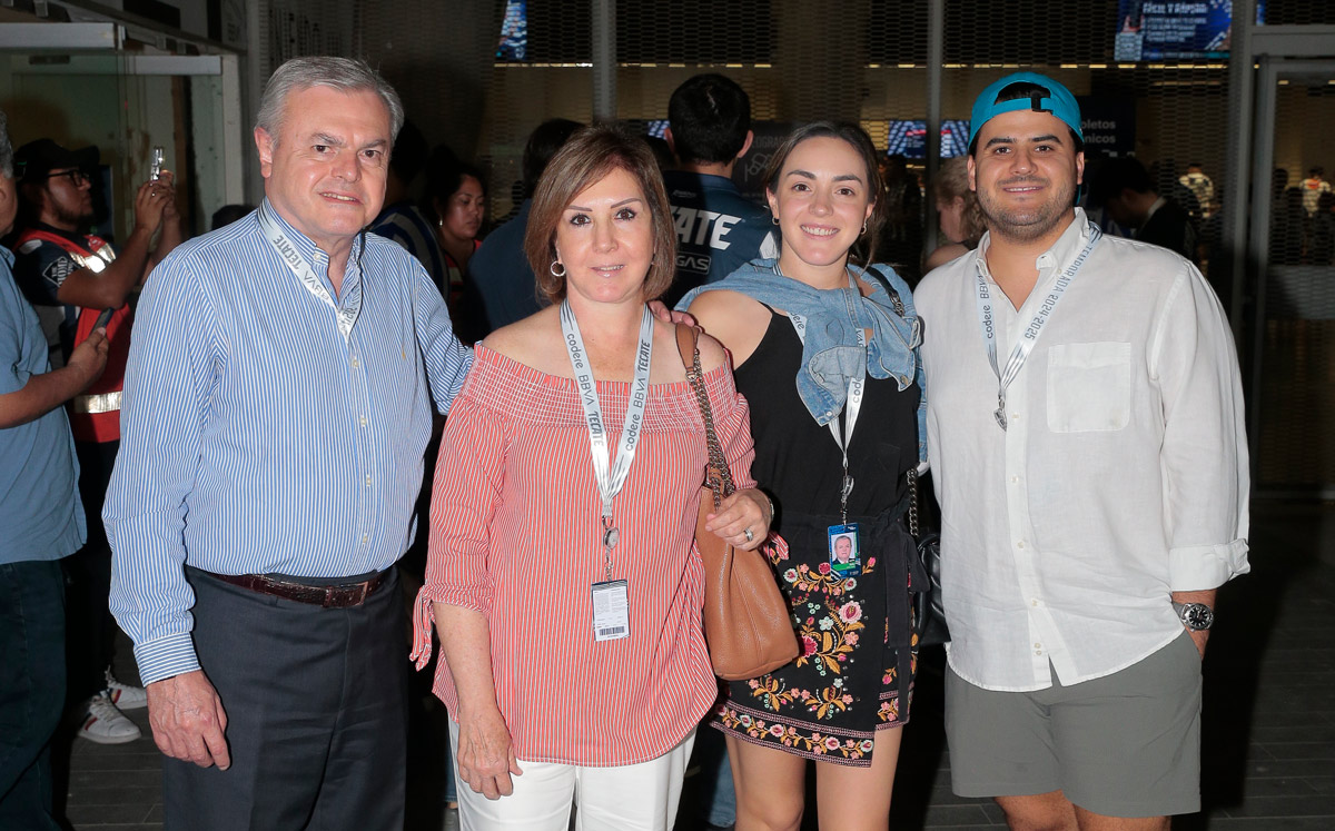 Carlos Jiménez, Susana Cantú, Bárbara Jiménez y Viko Morales / Foto: Daniel Saldívar