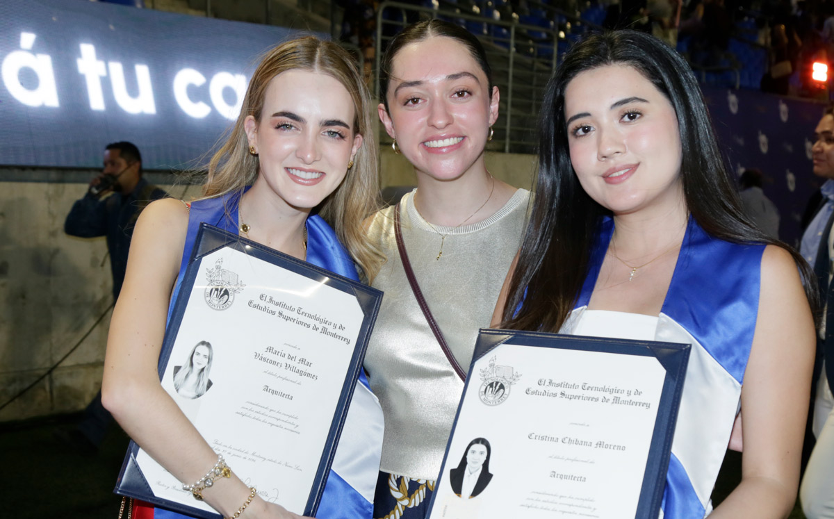 María del Mar Vasconez, Sofía Moreno y Cristina Chibana / Foto: Omar Valdez