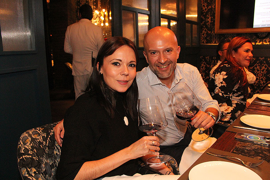 Mariana Aceves y Carlos Puga