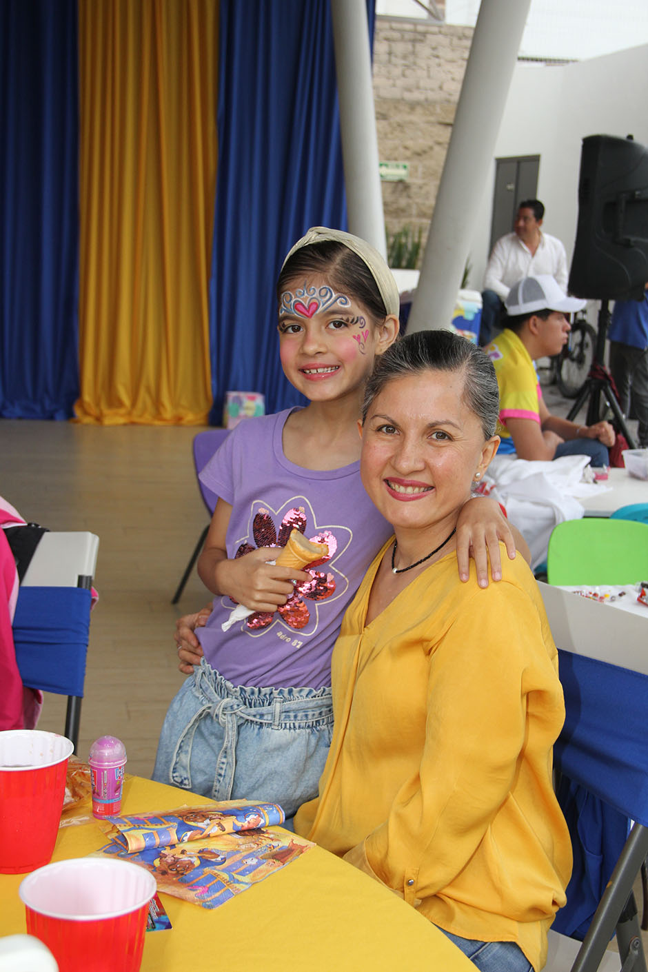 Maya Lucía Ramos y Aurora Padilla.