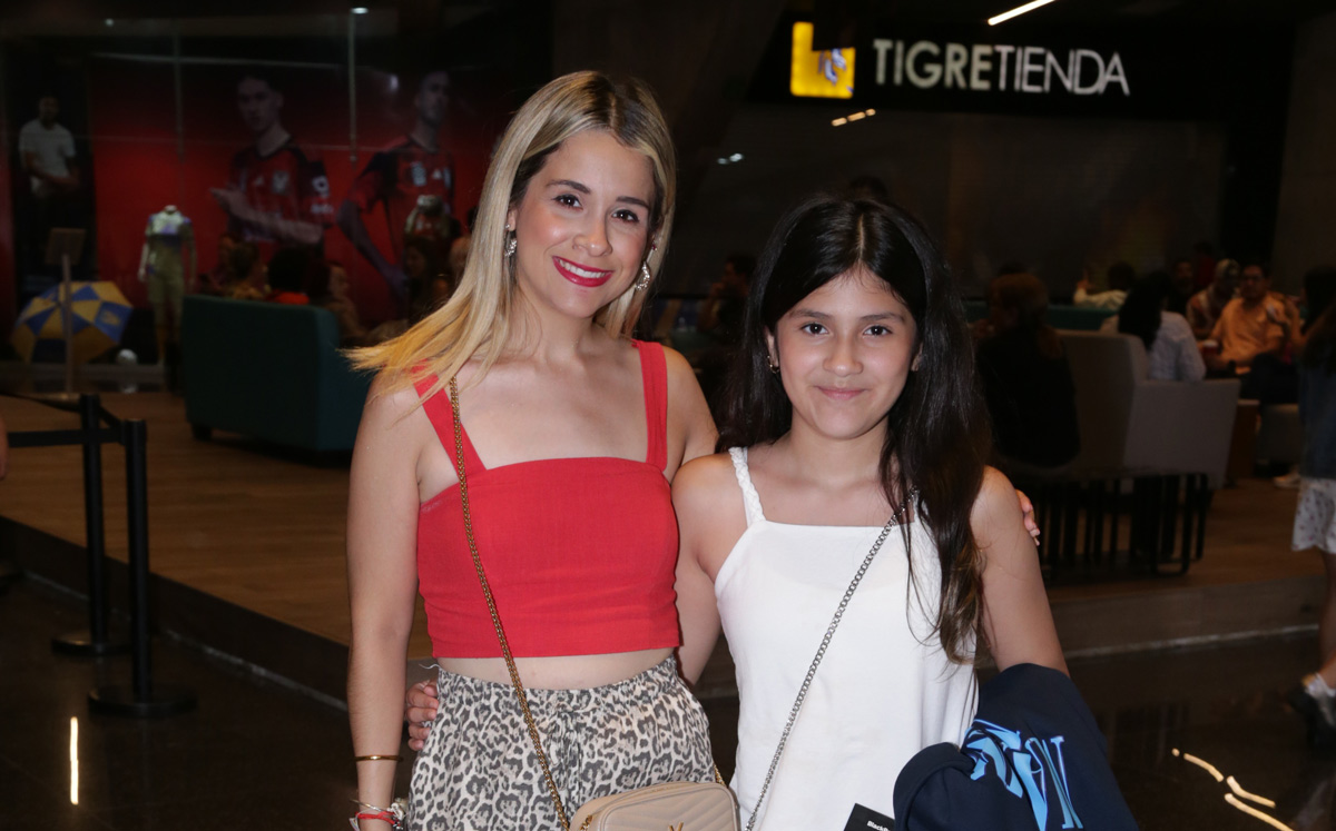 Melisa Elizondo y Valentina Rodríguez / Foto: Roberto Alvarado