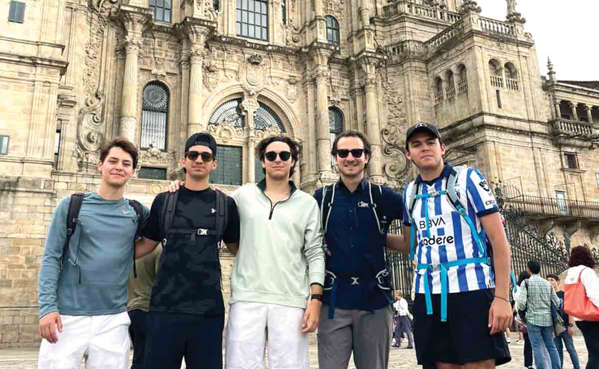 Raúl Berlanga junto a sus amigos / Fotos: Cortesía