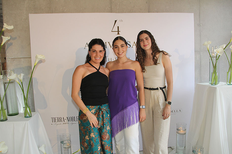 Regina Martínez, Lorea González Luna y Renata Mackissack