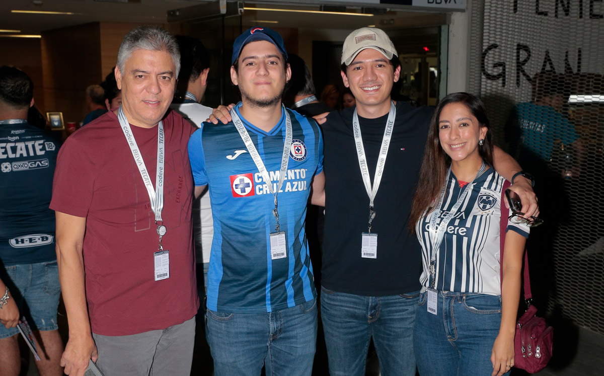 Roberto Montiel, Roberto Montiel, David Rodríguez y Karen Ortiz / Foto: Daniel Saldívar