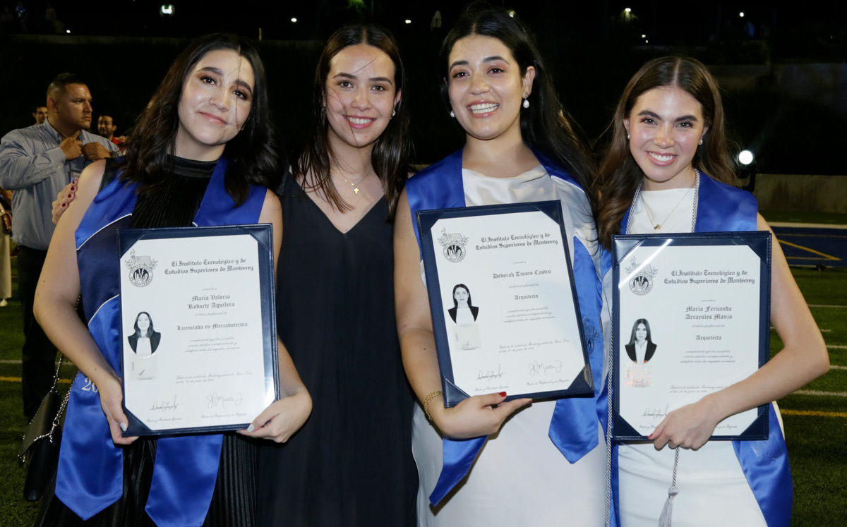 Valeria Rodarte, Natalia Martínez, Deborah Tinoco y María Fernanda Arrayales / Foto: Omar Valdez