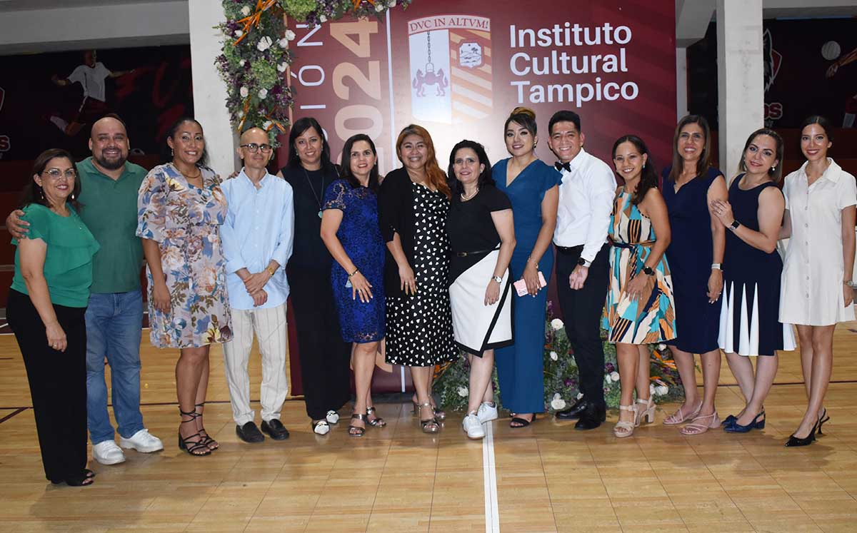 Asistentes orgullosos de que los alumnos del ICT completaran una etapa más en su estudios