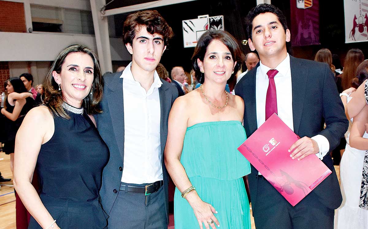 FABIANA DEL VAL, ROMMEL DÁVILA, LORENA CARDENAS felices de que ANDRÉS RAMÍREZ terminará una etapa más
