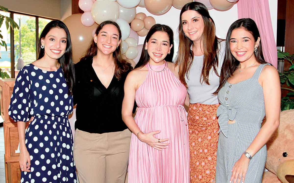 DIANA IBARRA, MARÍA LORENA BARRERA, MARTHA MADERO Y SOFI GARZA celebraron junto a DANIELA GÓMEZ de su baby shower