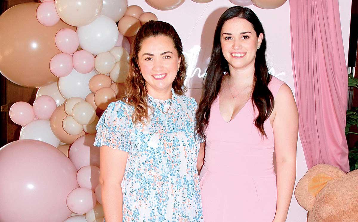 ELOÍNA PÉREZ Y MARÍA INÉS PÉREZ llegaron con sus mejores outfits al festejo