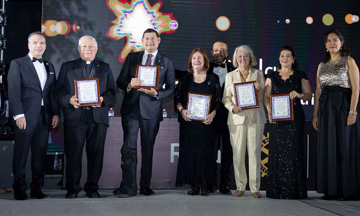 Socios honorarios del Club Rotario Puebla