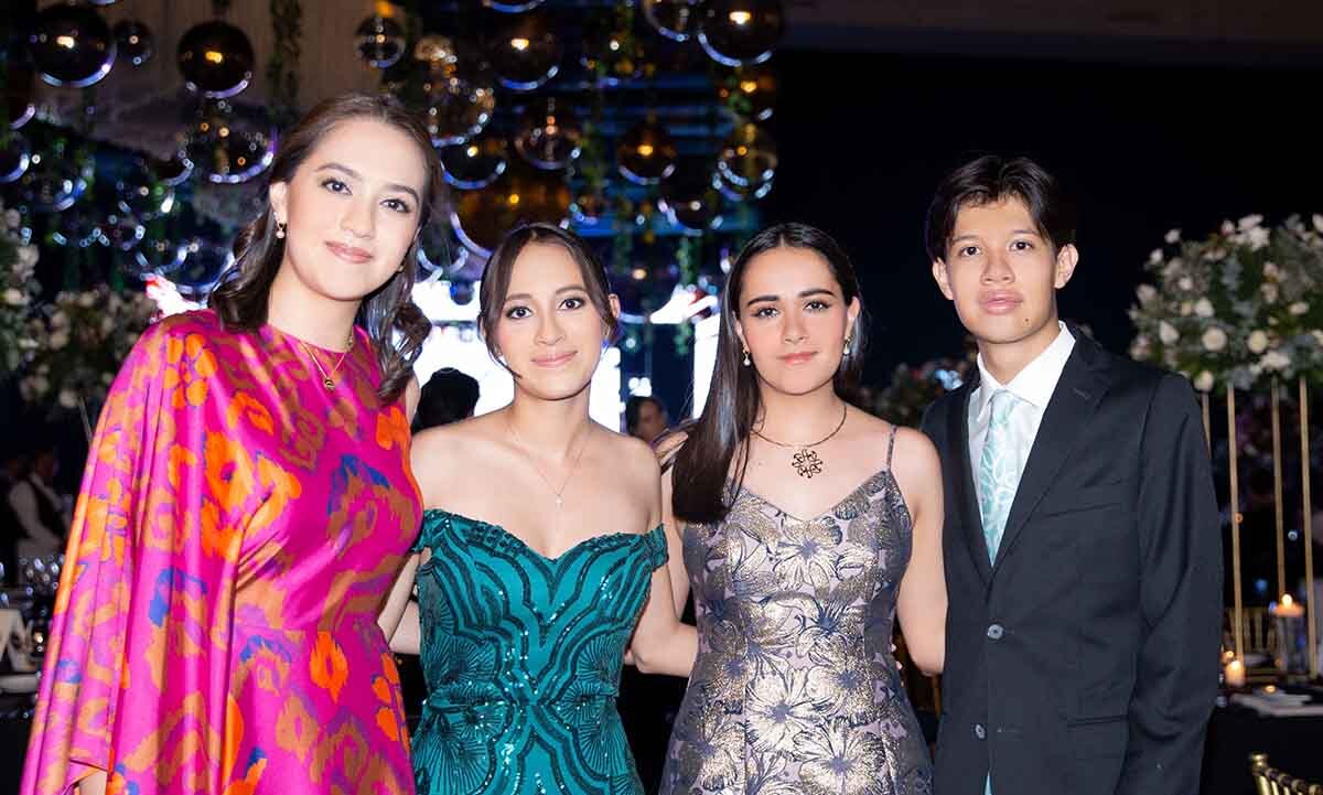 Elena Ojeda, María José, Aratxa Ojeda y Héctor Ojeda