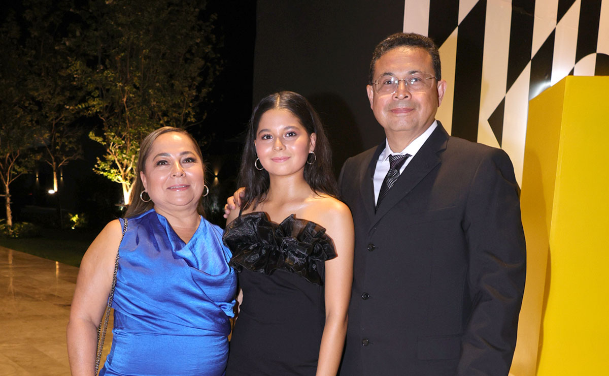 Adriana, Regina y Luis Miguel