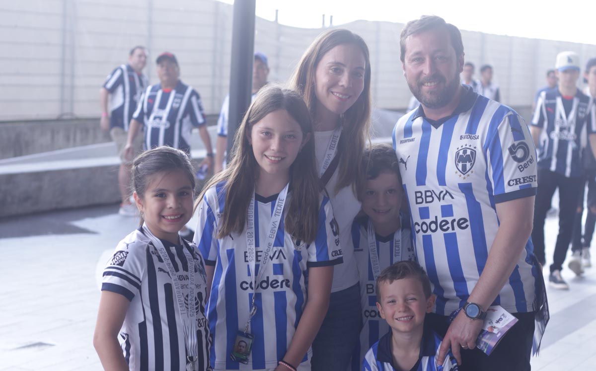 Martha Chacón, Eugenio Martínez, Paula Martínez, Lucía Martínez, Eugenio Martínez y Emilio Martínez