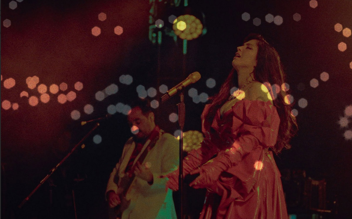 Mon Laferte, Te Amo