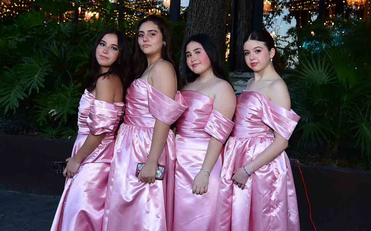 Asistentes disfrutaron de una noche llena de música