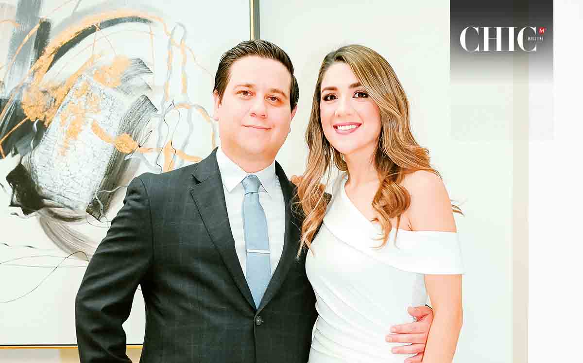 ANDRÉS RODRÍGUEZ Y MARIANA MEZA la feliz pareja comprometida