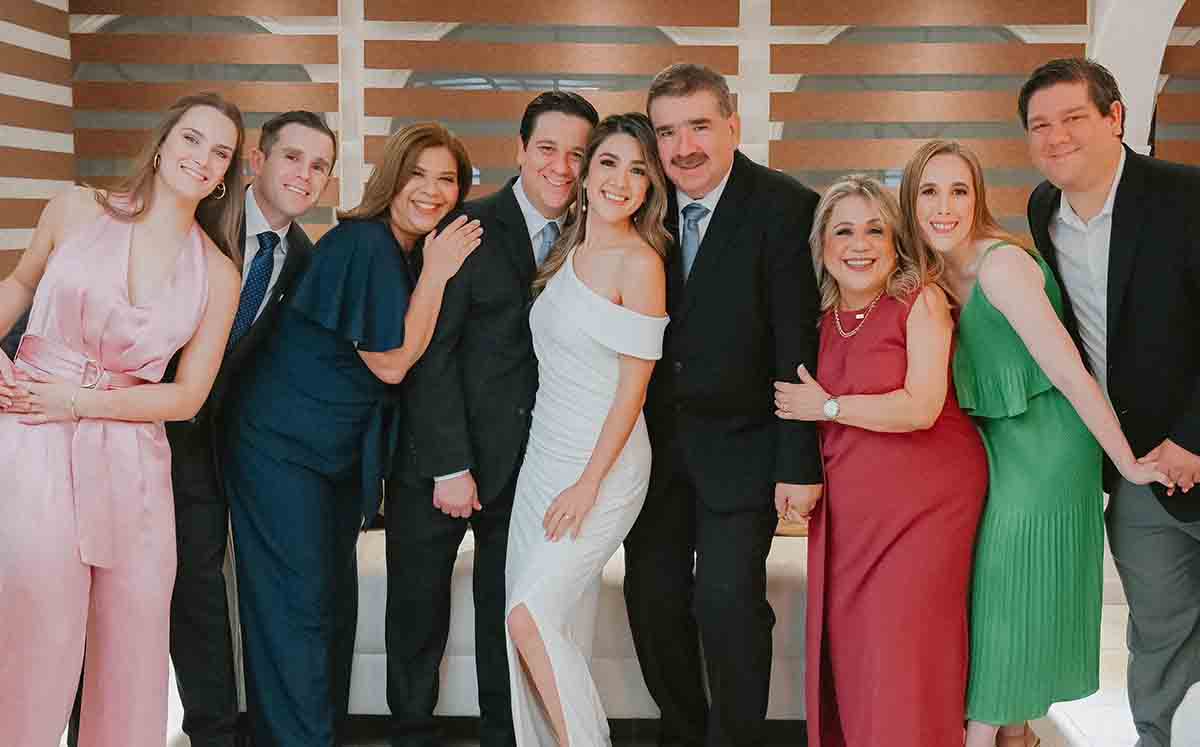 ANA SILVIA ALDAPE, CARLOS MEZA, MÓNICA AVIÑA, ANDRÉS RODRÍGUEZ, MARIANA MEZA, CARLOS MEZA, MARTHA AMADOR, EMMA JUÁREZ,RENÉ RODRÍGUEZ