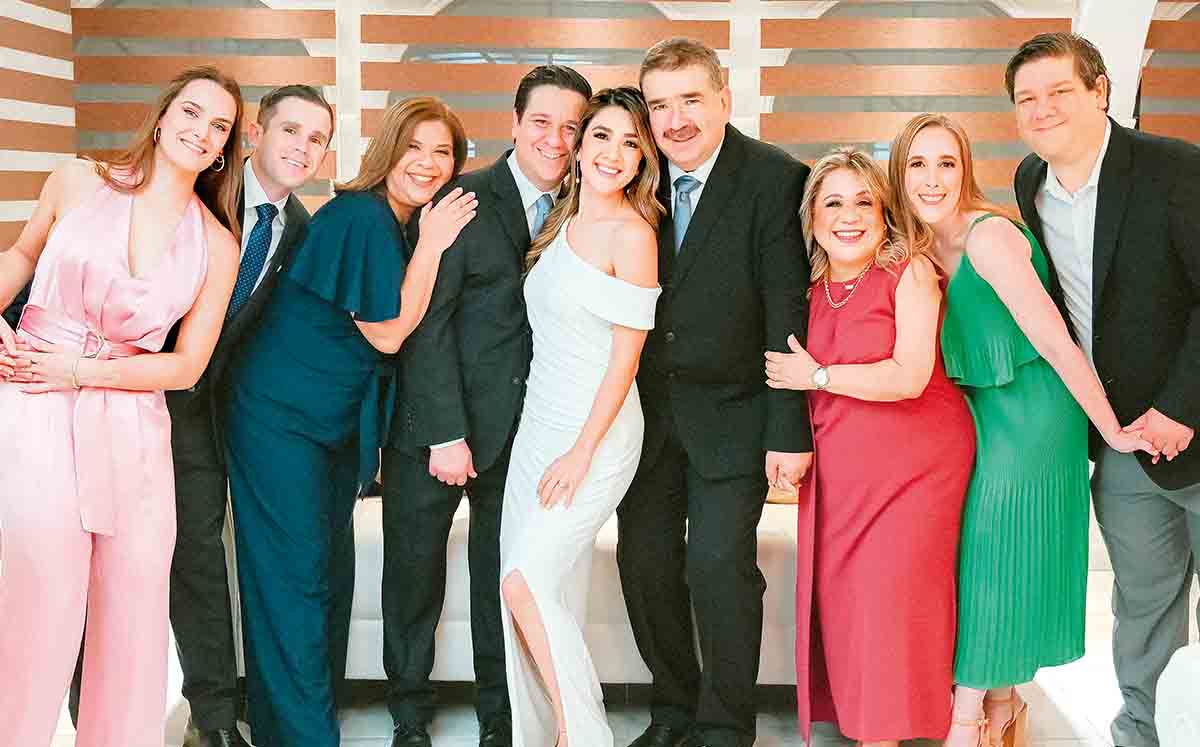 ANA SILVIA ALDAPE, CARLOS MEZA, MÓNICA AVIÑA, ANDRÉS RODRÍGUEZ, MARIANA MEZA, CARLOS MEZA, MARTHA AMADOR, EMMA JUÁREZ,RENÉ RODRÍGUEZ