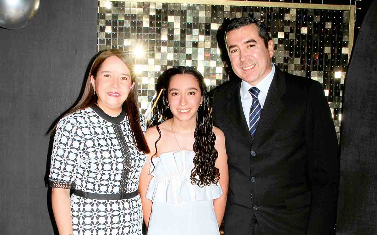 ZEYDI LIMÓN, MARÍA JOSÉ OCHOA Y ÓSCAR OCHOA  degustaron de carne asada a la tampiqueña