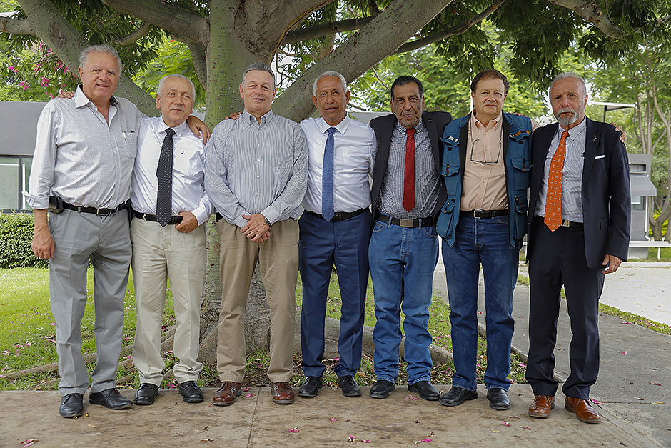 02 Marcos Ayala, Jesús González, Sergio Salinas, Jaime Silva, Alfonso Aguirre, José de Jesús López y Raymundo Silva. Organizadores .