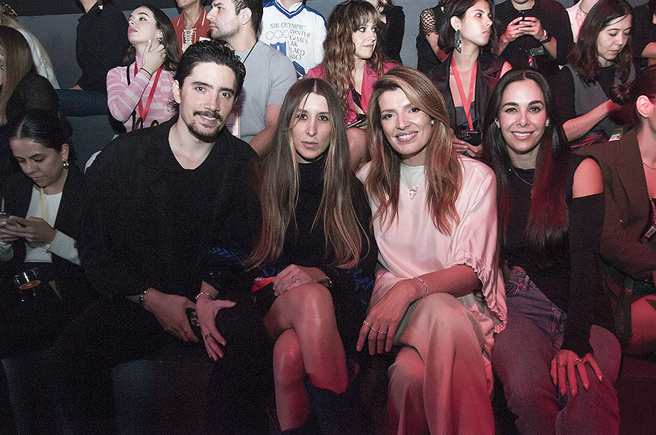 Alejandro Fernández, Alexia Hernández, Sara Galindo y Majo Hernández