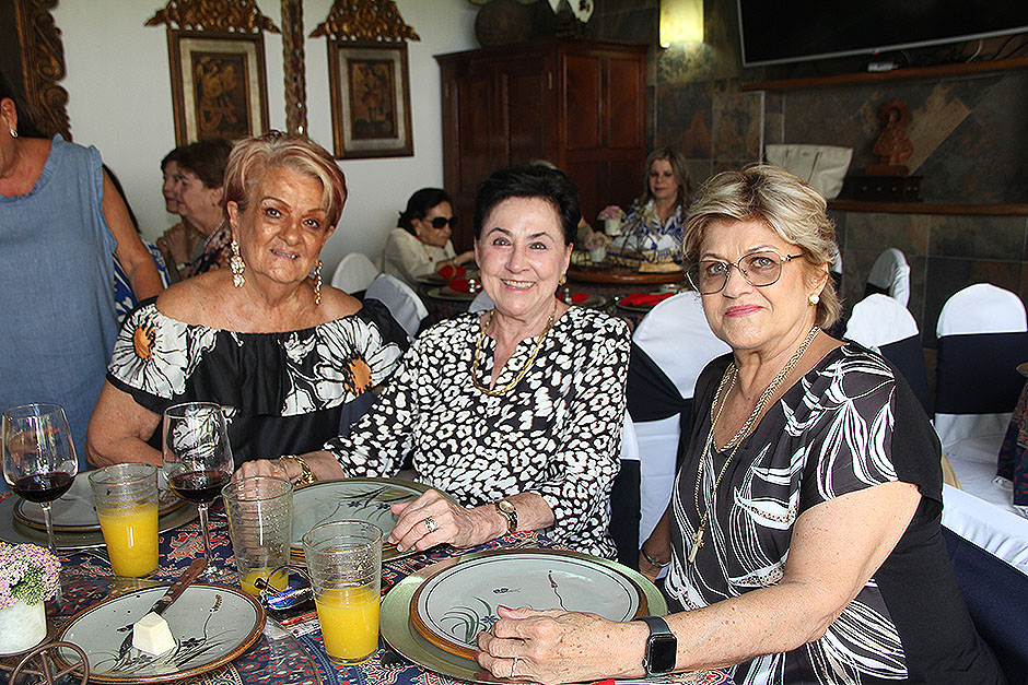 Beatriz Hecht, Guadalupe Riebeling y Edna Ceballos.