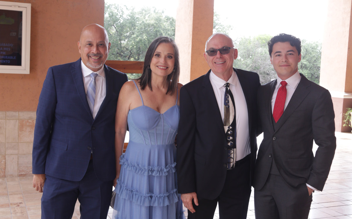 Juan Balderas, Silvia Espino Barros, Ricardo Espino Barros e Ian Espino Barros / Foto: Roberto Alvarado
