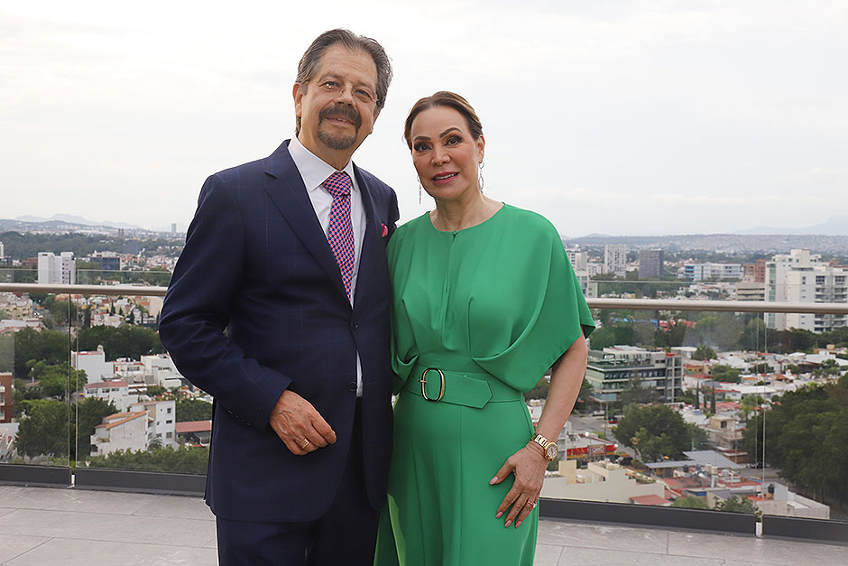 03 Papás del novio. Mauricio Maciel Sánchez y María Teresa Bernal