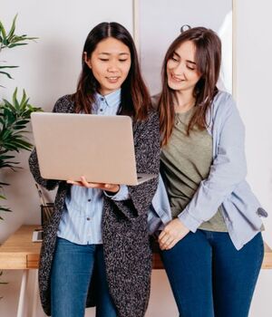Esta es la razón detrás de las personas felices en sus trabajos (Foto: Freepik)