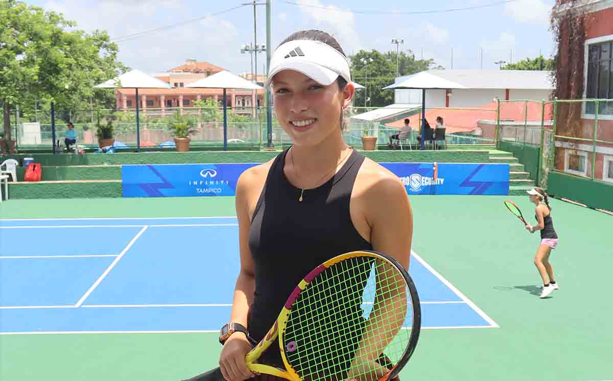 RENATA CASILLAS  Feliz en el torneo del Racquet Club