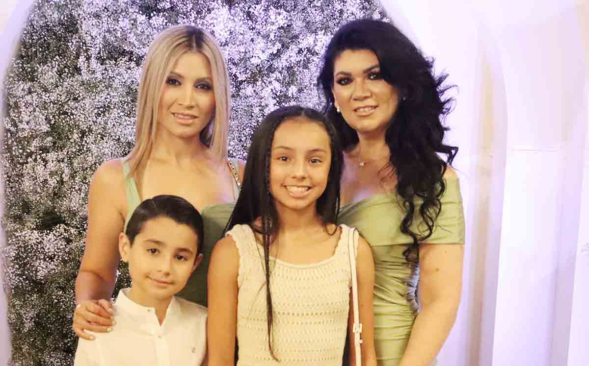 Invitadas llegaron con sus mejores outfits al Antiguo Casino