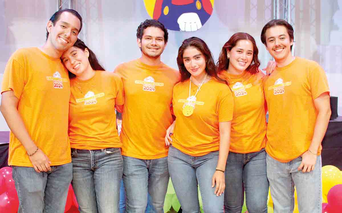 DIEGO ALATORRE, THANIA OLVERA, ELIAS MANZUR, ABRIL ALONSO, ANA PAOLA AGUIRRE Y FRANCO GUZMAN realizaron una sesión de canto para despedir a los niños