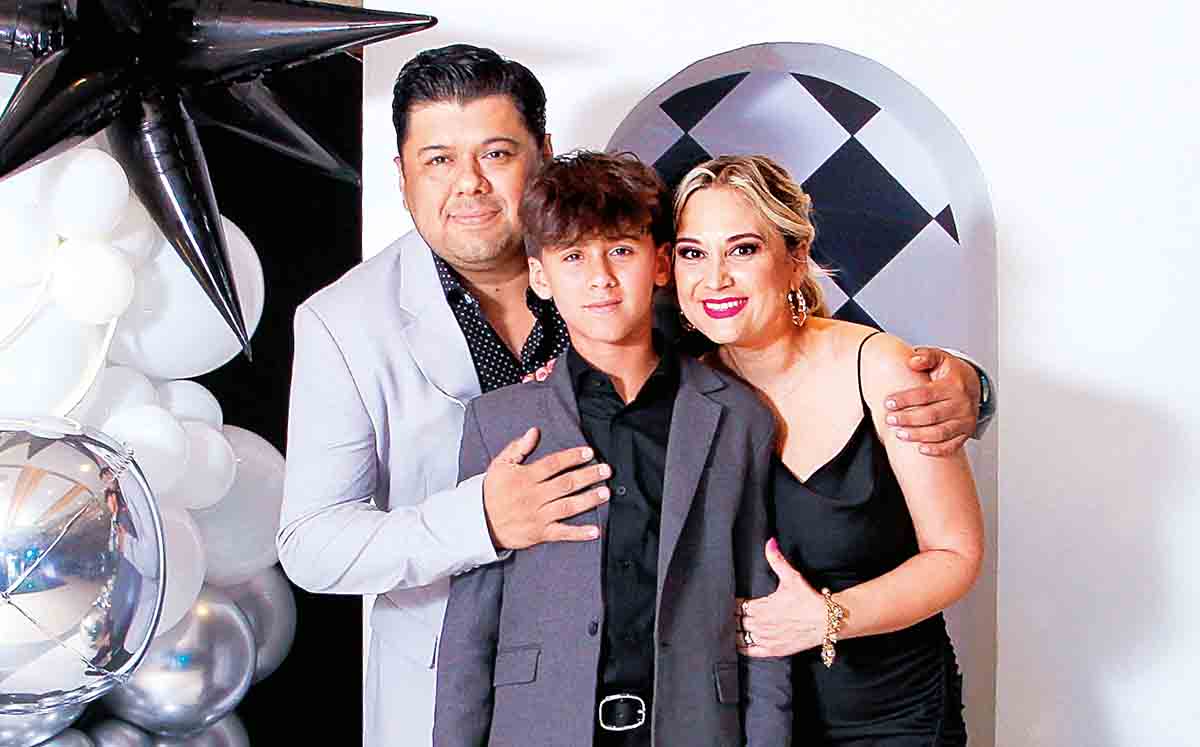 NELAYK DOMÍNGUEZ, MARIANO DOMÍNGUEZ E INGRIT SIORDIA disfrutaron de la música de DJ Pro Audio