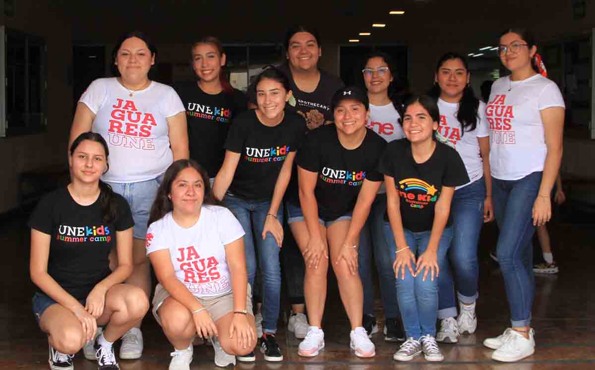 FRIDA MEDINA, ARELY BRICEÑO, SHERLYN GONZÁLEZ, JANETH FLORES, GALILEA DOMÍNGUEZ, EMILY HERNÁNDEZ, MELANIE ROMERO, ANA GONZÁLEZ, CARLA LARA, FER DELGAD