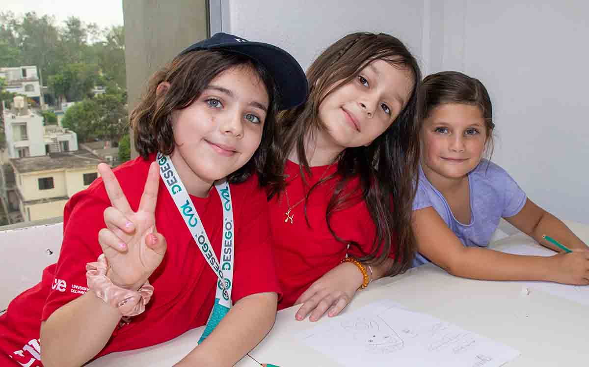 LARA MARTÍNEZ, MARÍA ALICIA GARZA Y JULIANA SIERRA no solo aprendieron cosas nuevas, sino que también tuvieron la oportunidad de ponerlo en acción