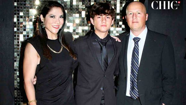 MARIANA PRIEGO Y RAÚL NIAVES orgullosos de LUIS RAÚL NIAVES
