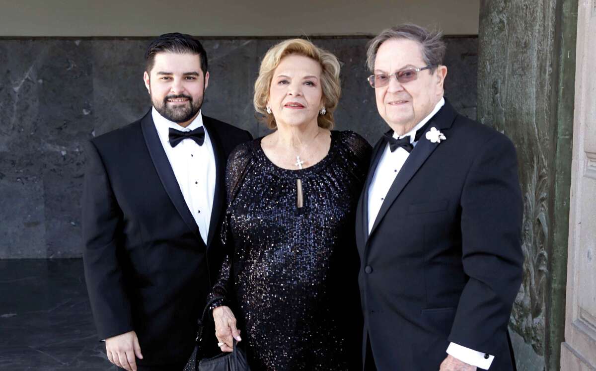 Adolfo Basabilbaso, Rosa María de Hernández y Javier HernándezAndrés Casso y Elisa Vázquez