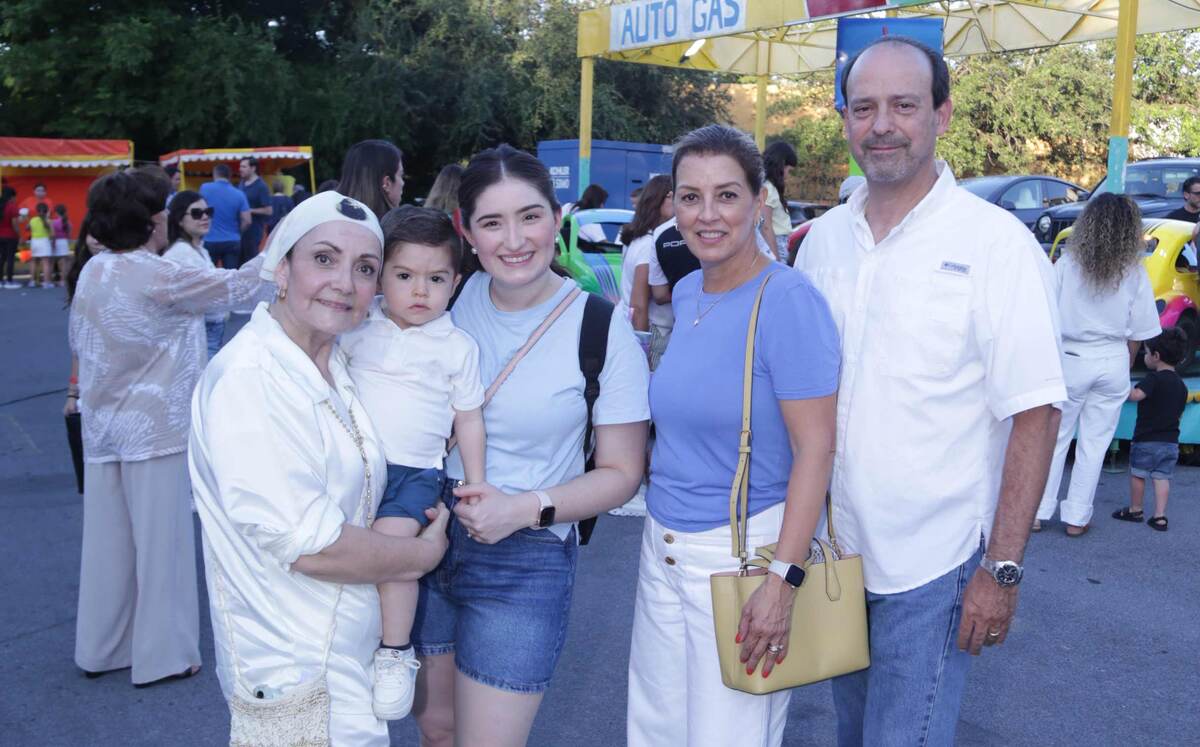 Cecilia Navarro, Ricky Sandoval, Cecila Malagón, Lupita Garza y Jorge Flores