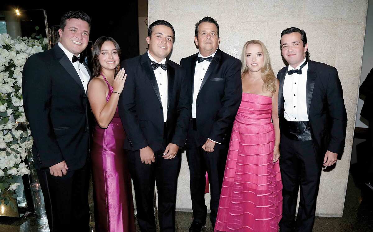 Hernán Canavati, Fátima Ramírez, Andrés Canavati, Hernán Canavati, Carmina de Canavati y Mauricio Canavati